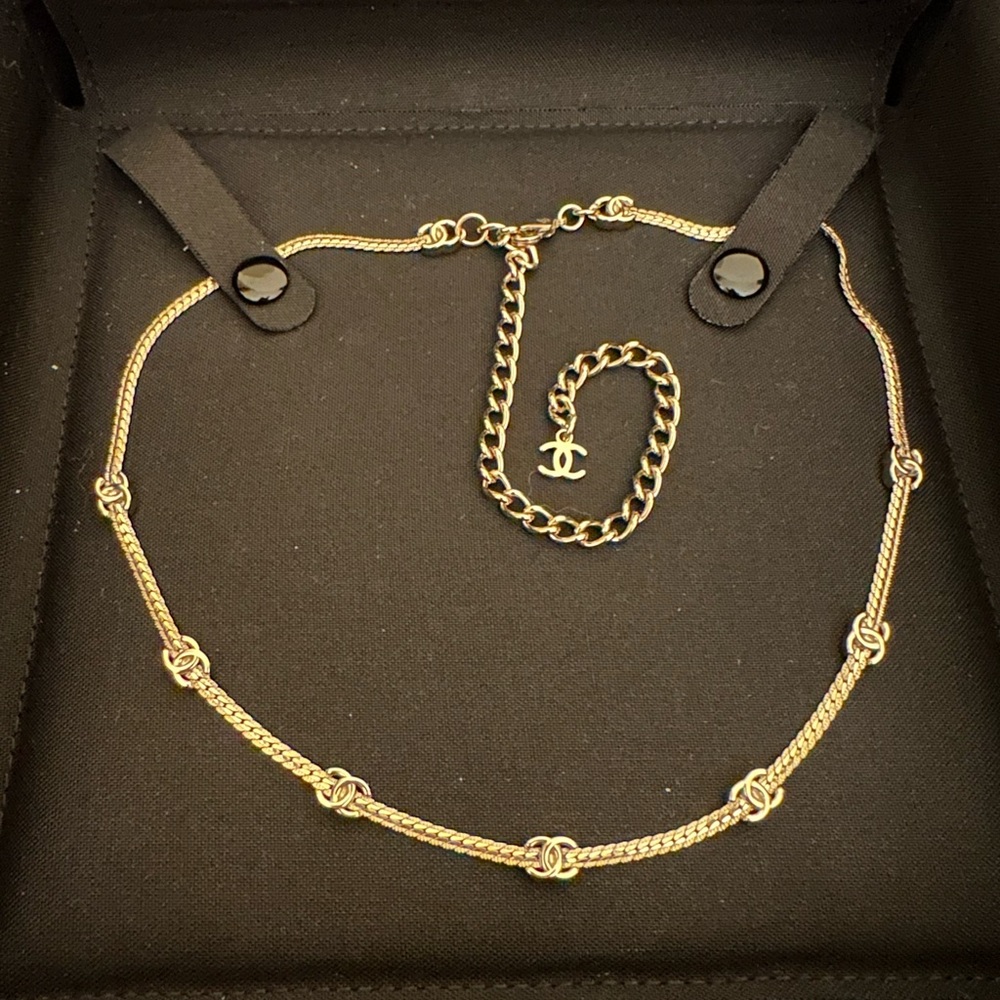 Chanel 24B Gold 7-motif CC Adjustable Necklace